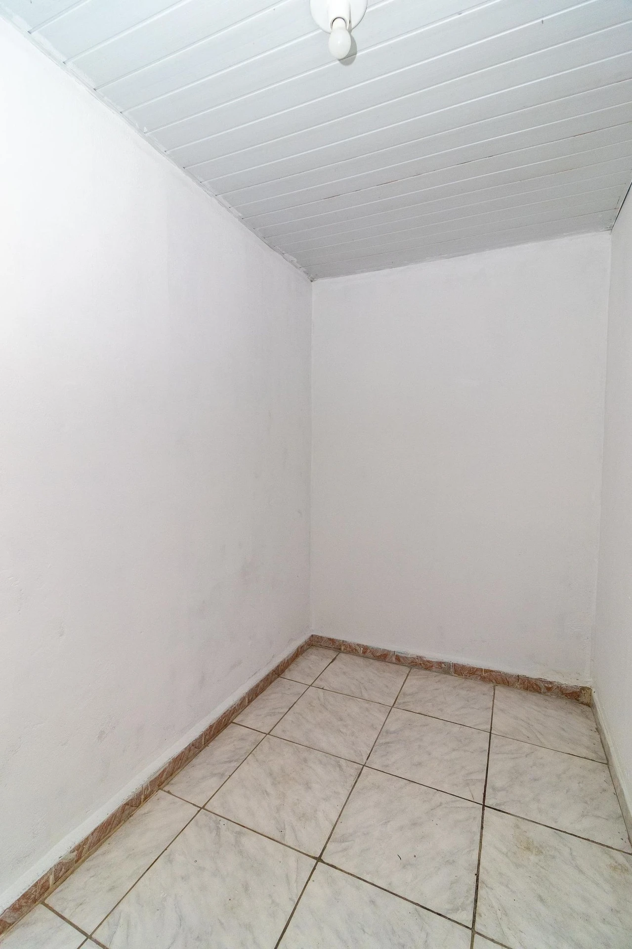 House with 2 bedrooms and an electric shower — photo 24