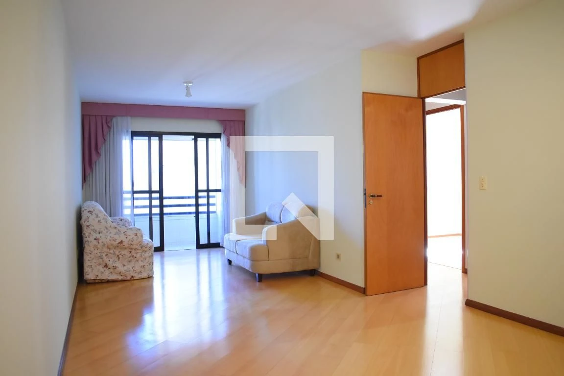 3-bedroom apartment with a washing machine in Curitiba