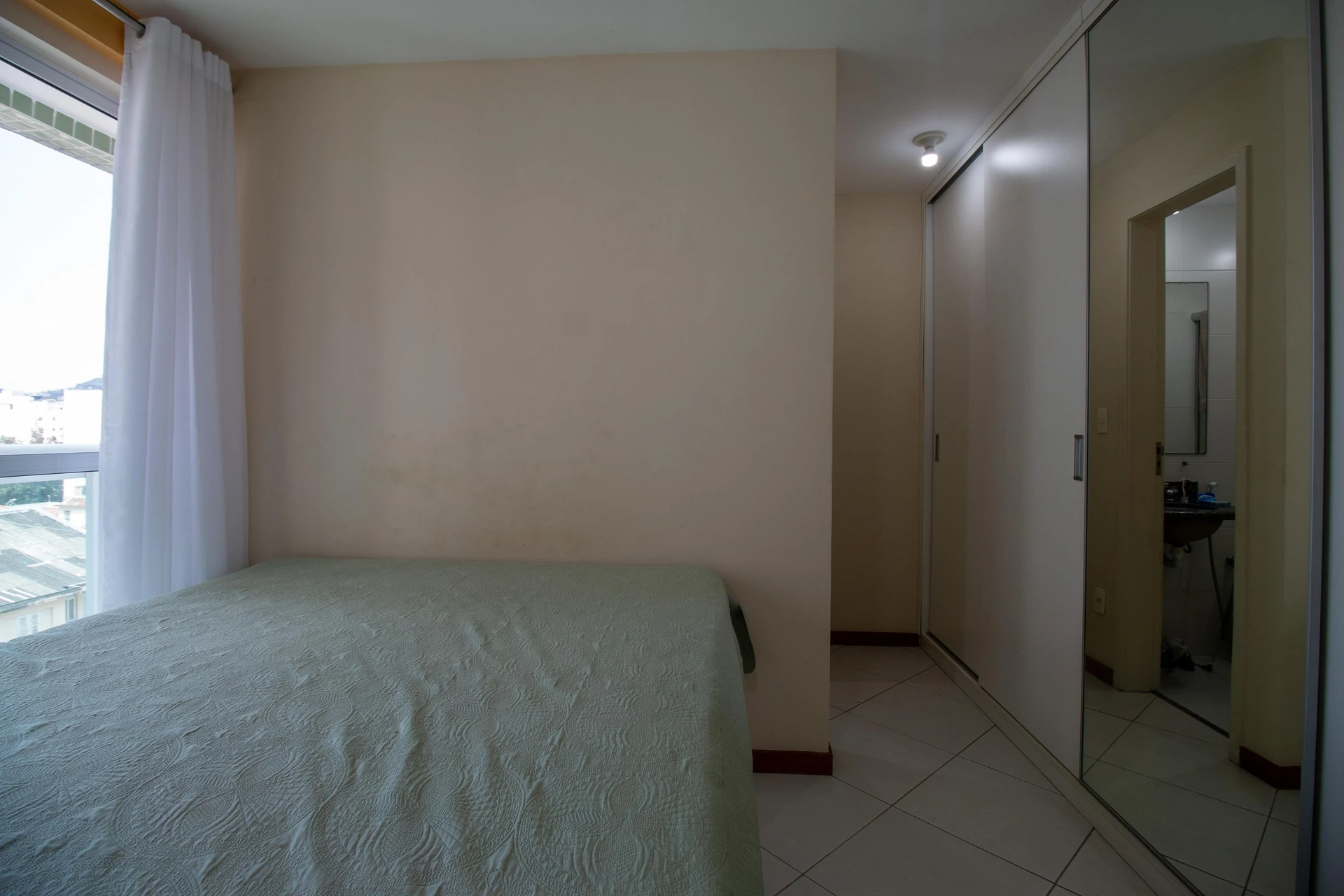 Floor-to-ceiling windows in a 2-bedroom apartment, 59 m² — photo 3