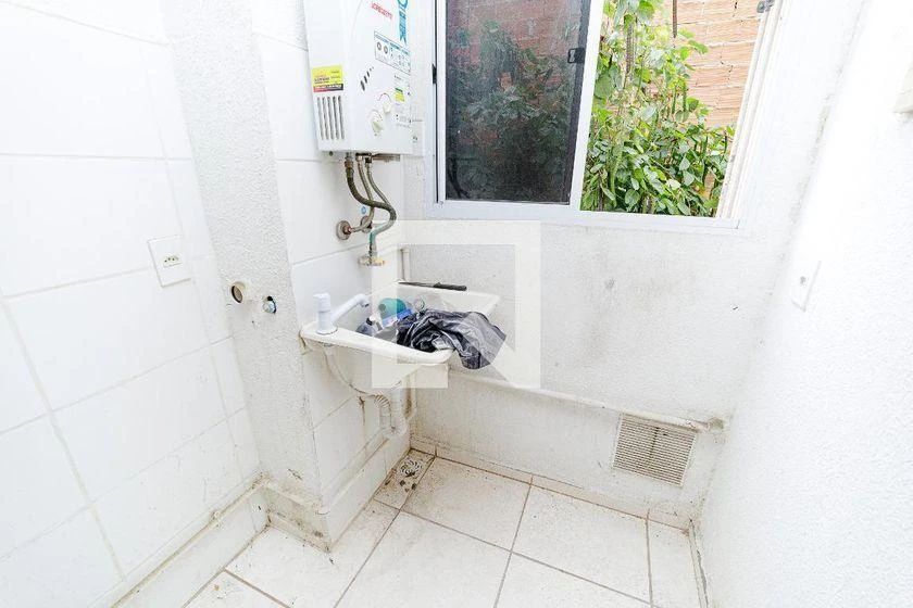 2-bedroom apartment in a building with a pool — photo 4