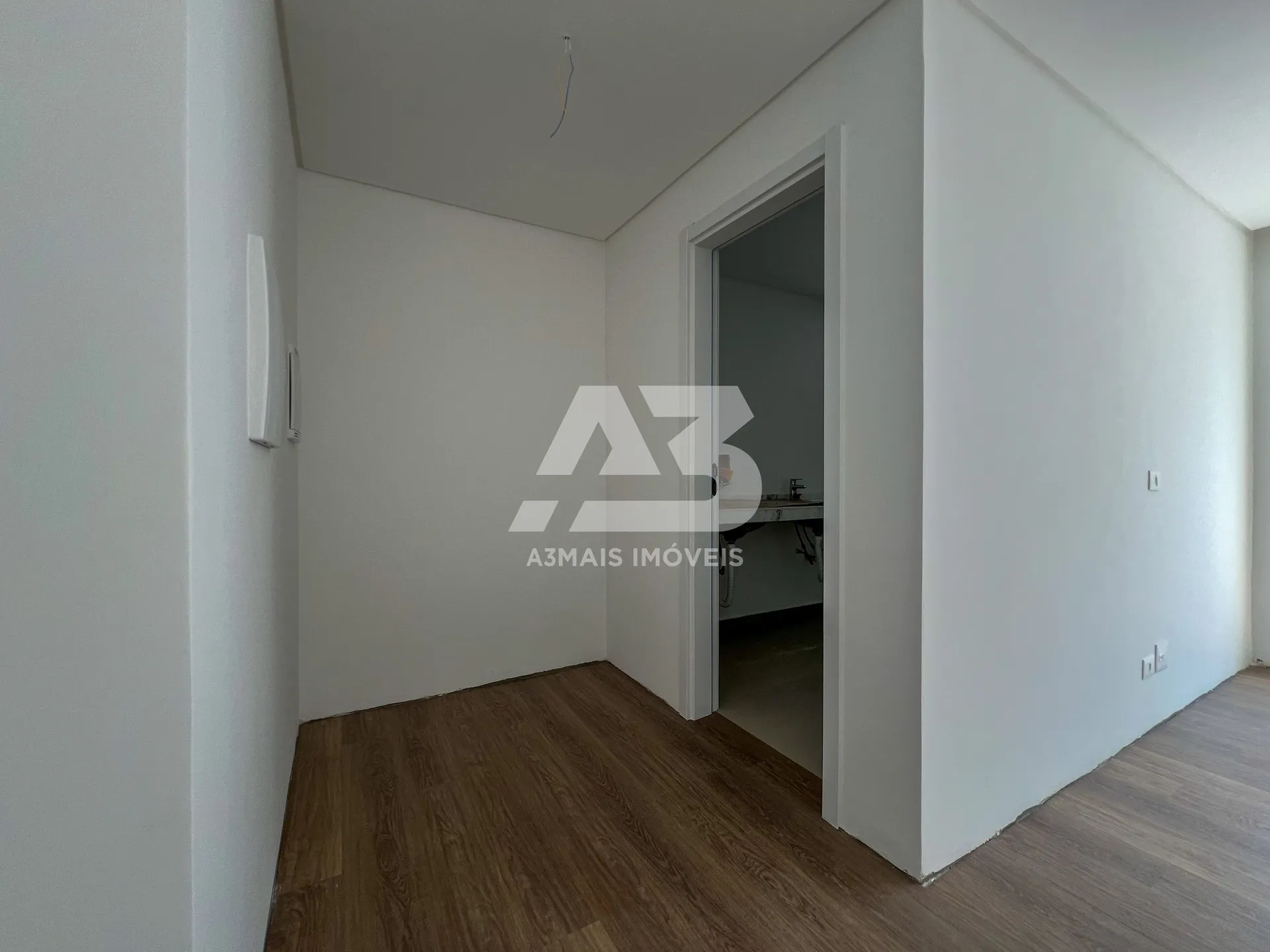 3-bedroom house with floor-to-ceiling windows in Curitiba — photo 10