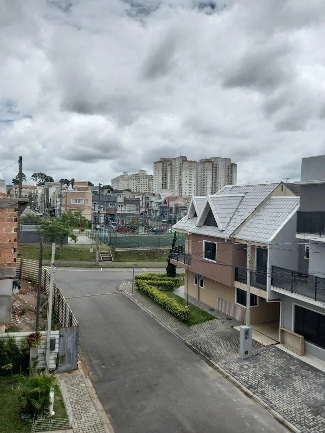 Застеклённый балкон и 3 спальни: дом 180 м² — photo 32