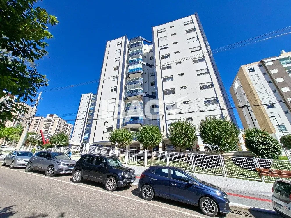 Затишна мебльована квартира з 3 спальнями та кухнею — photo 41