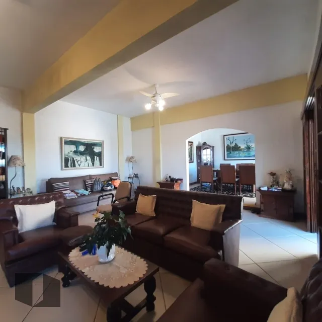 House with 4 bedrooms and 5 bathrooms, 5 parking spots — photo 2