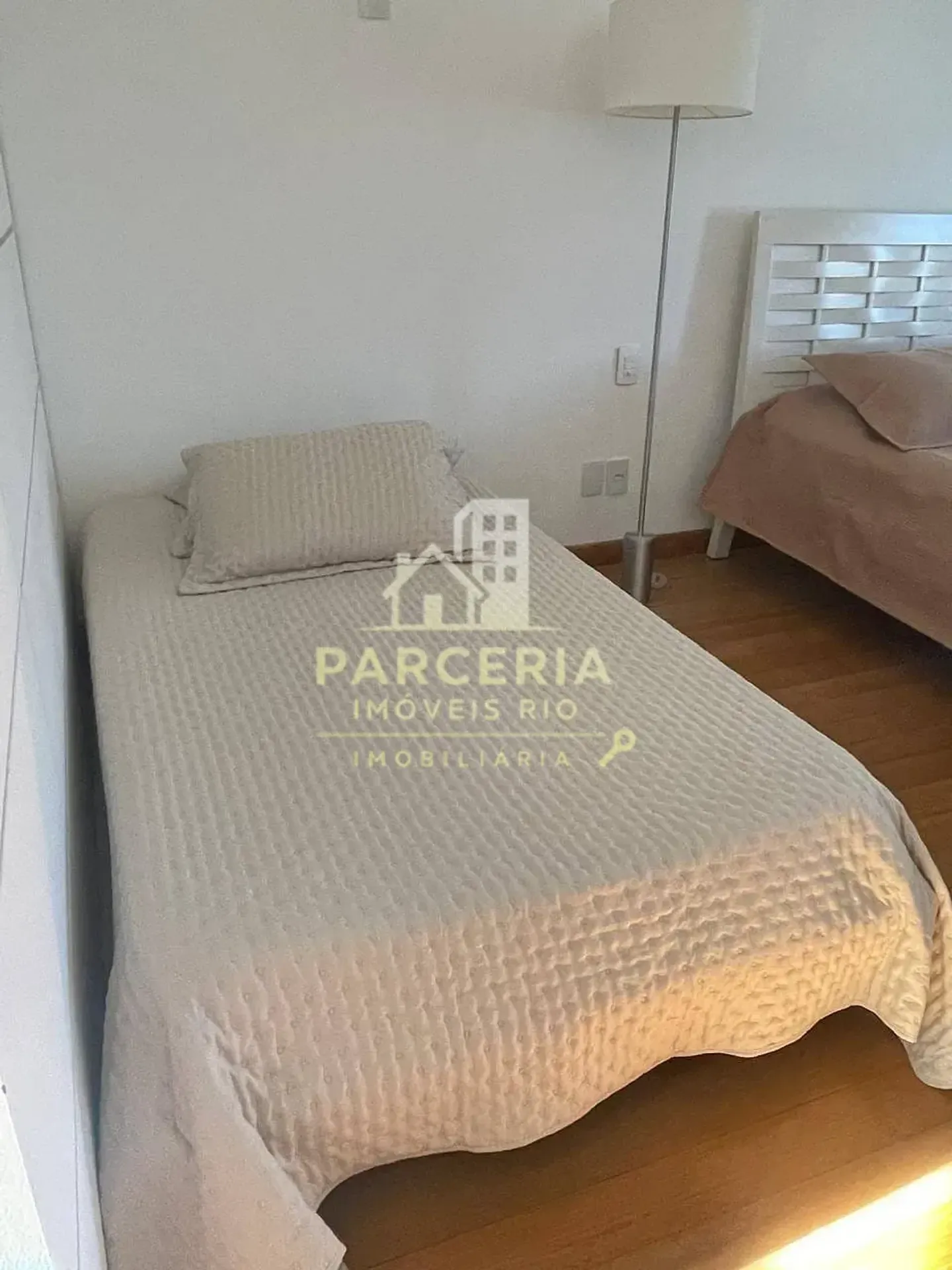 Casa mobiliada com 5 quartos e área de piscina compartilhada — photo 36