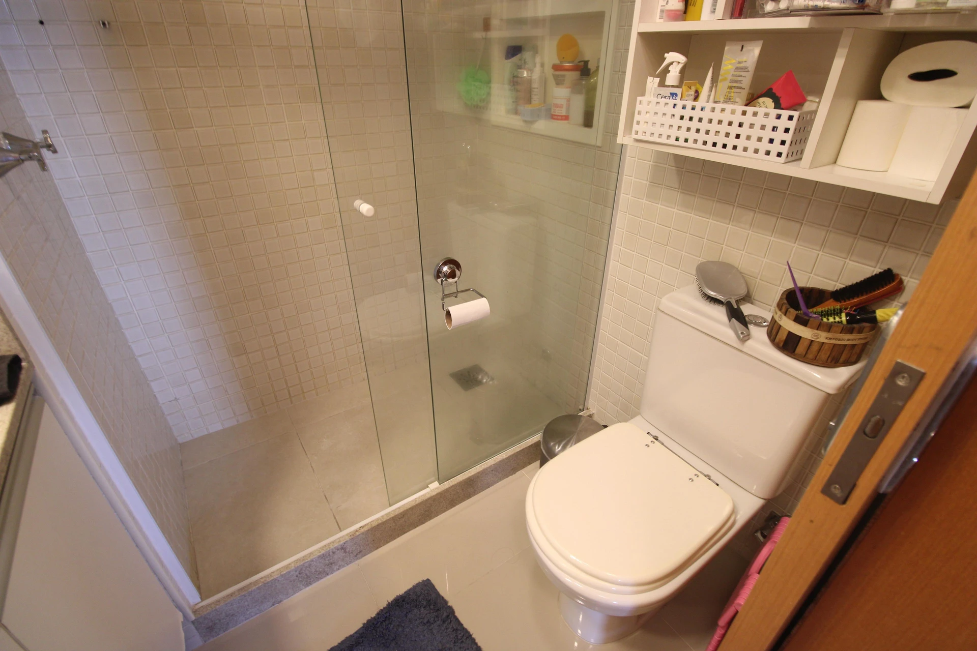 Furnished apartment, 112 m², with a glass-enclosed balcony — photo 4