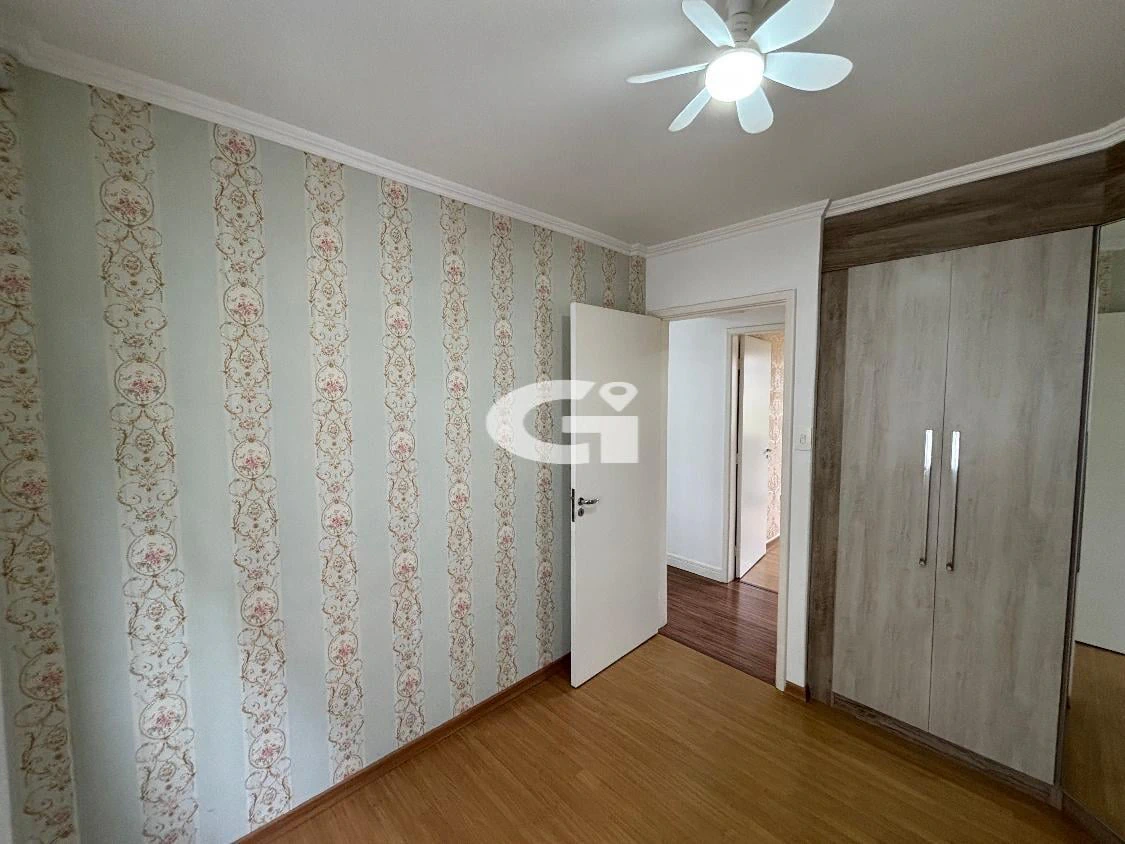 2-bedroom apartment with wood or laminate floors — photo 20