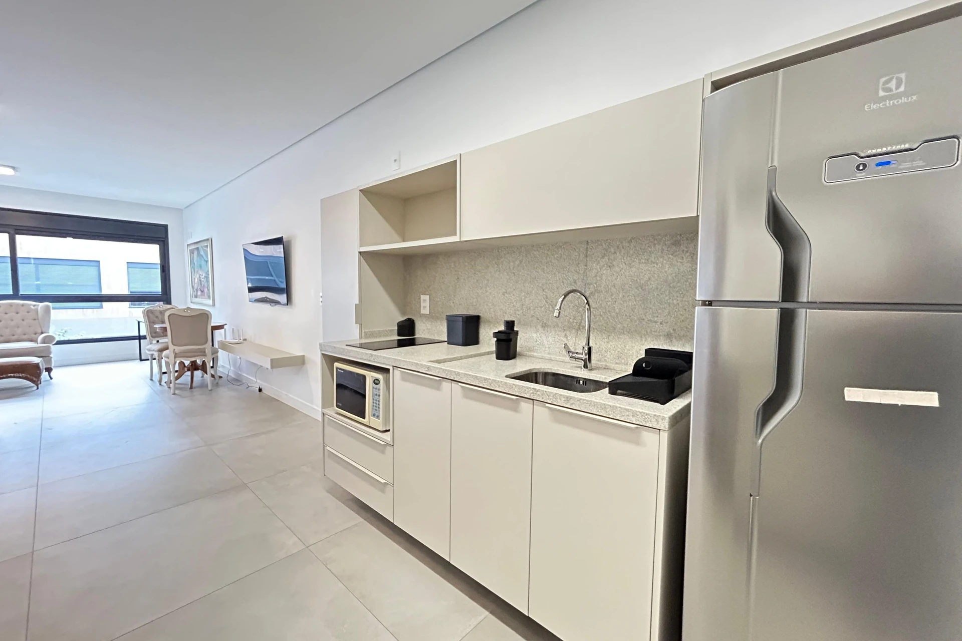 Furnished apartment, 42 m², with a glass-enclosed balcony — photo 10