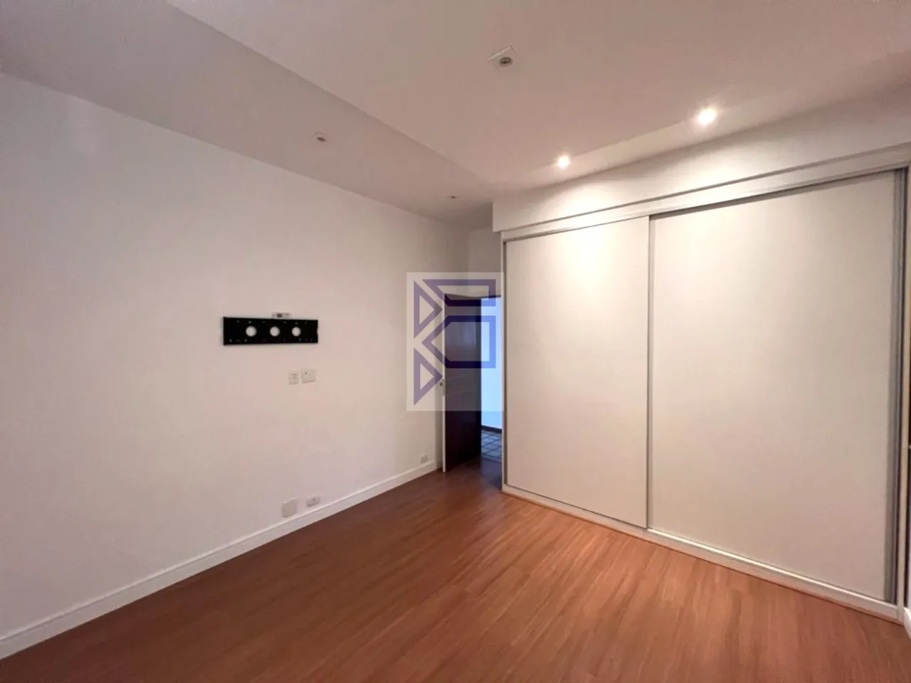Casa com 5 quartos e 5 banheiros, vaga para 5 carros — photo 15