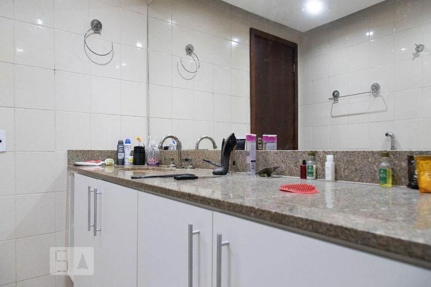 Rental apartment with 4 bedrooms and 150 m² — photo 36