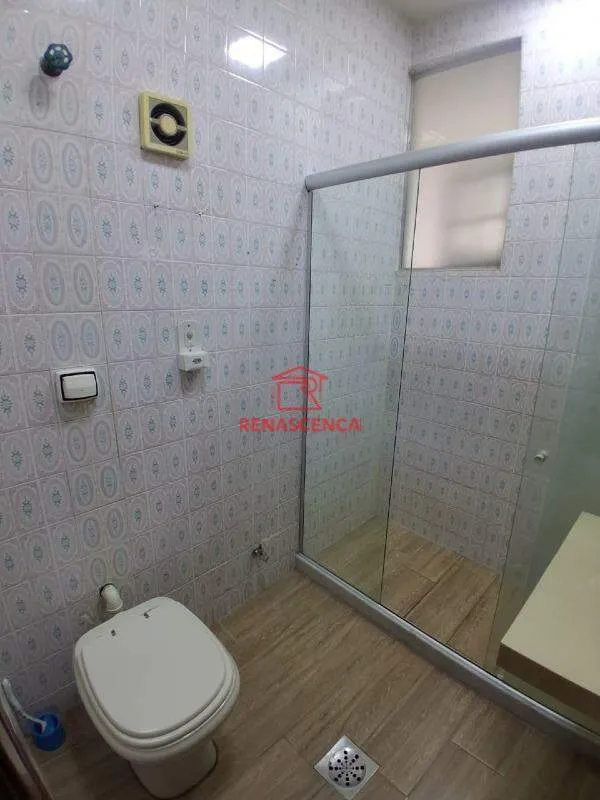 House, 200 m², with wood or laminate floors — photo 2