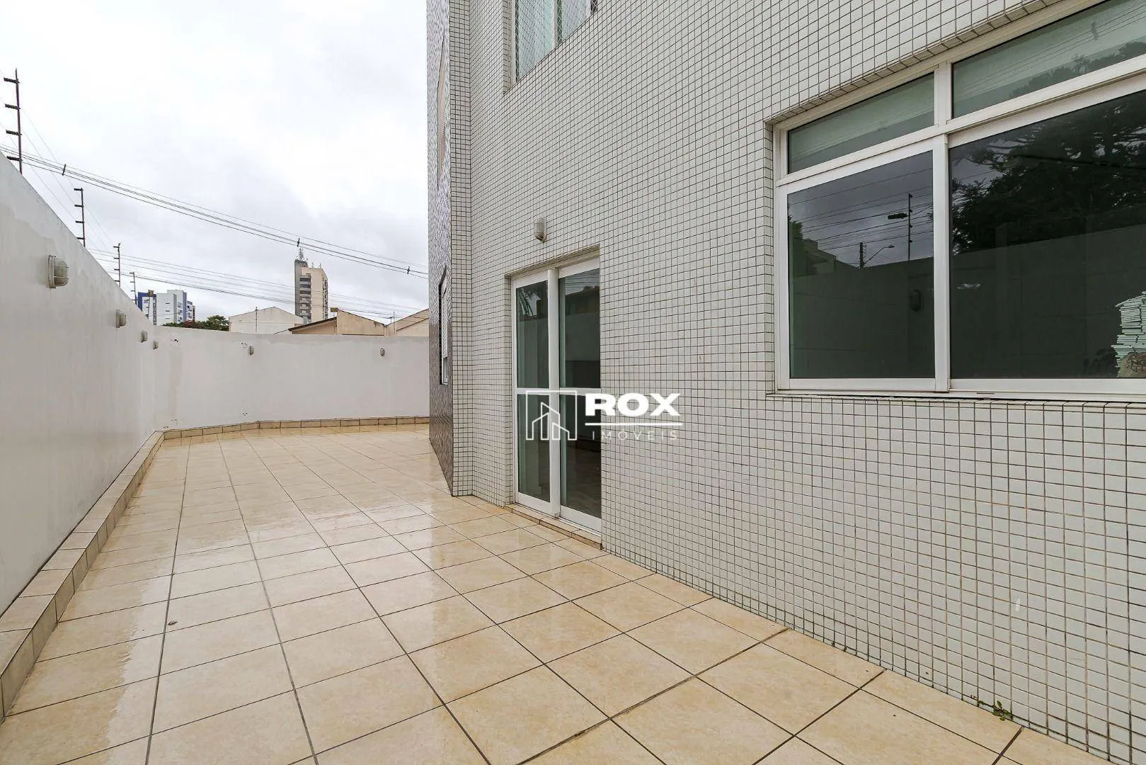 Unfurnished apartment with 2 bedrooms and 99 m² — photo 22