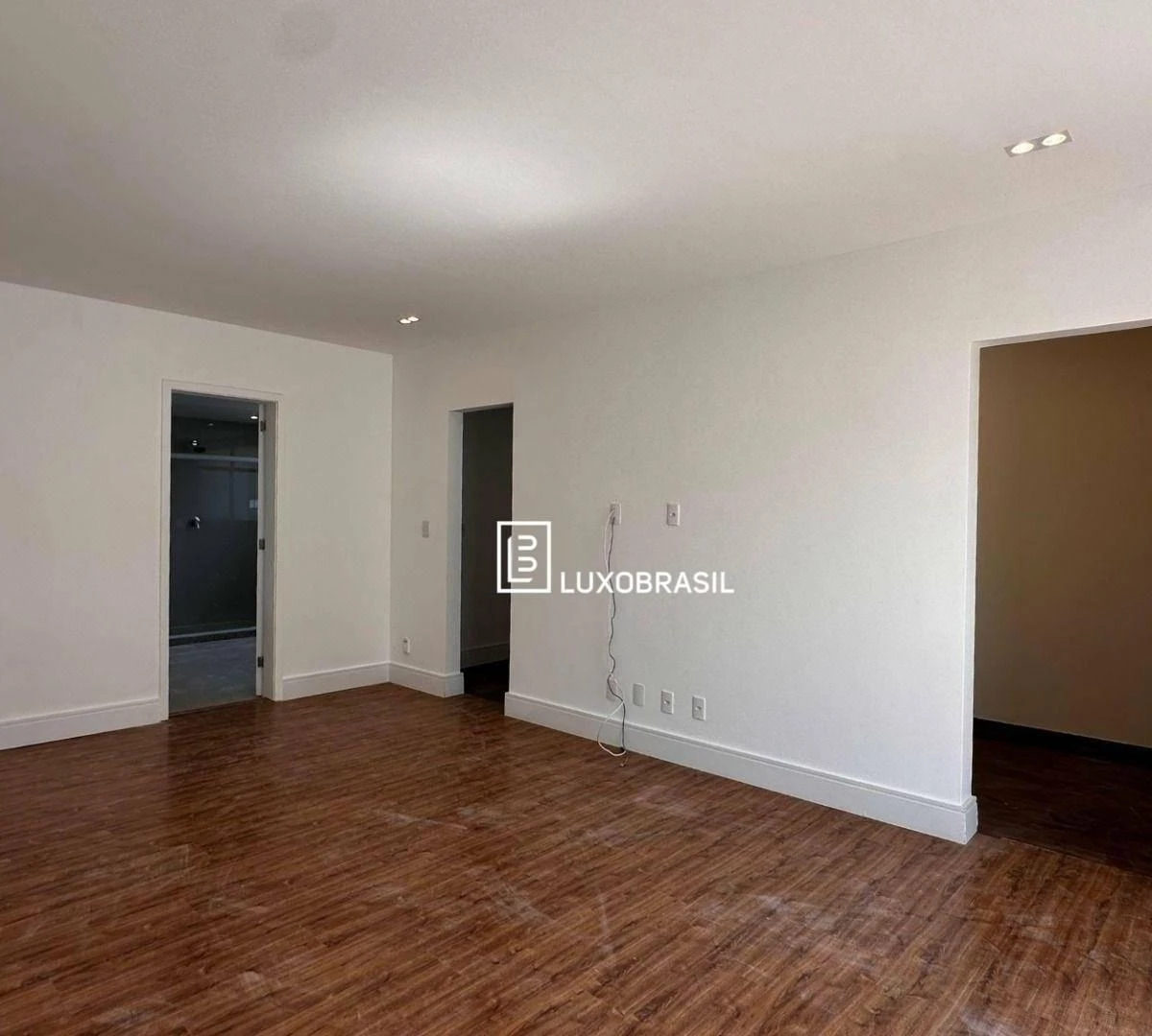 House with 7 bedrooms and 700 m², gas kitchen — photo 35