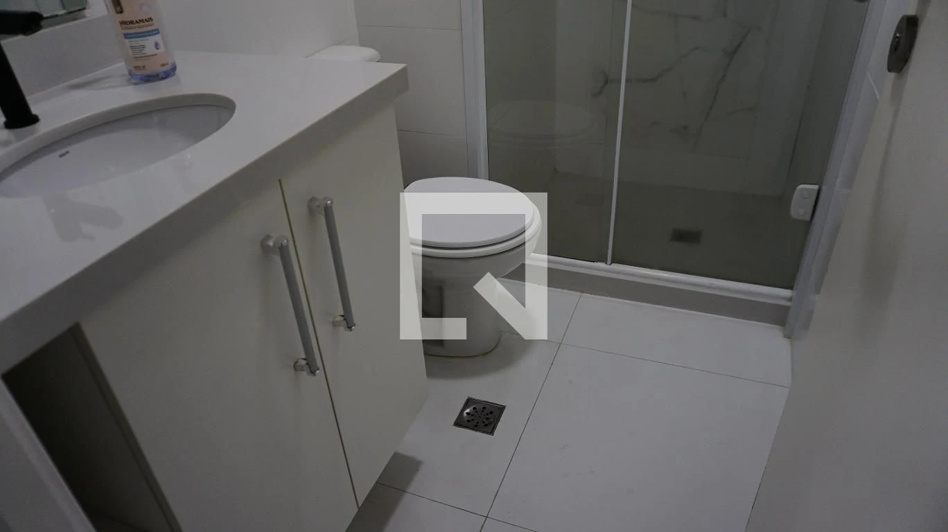 2-bedroom apartment with a washing machine — photo 13