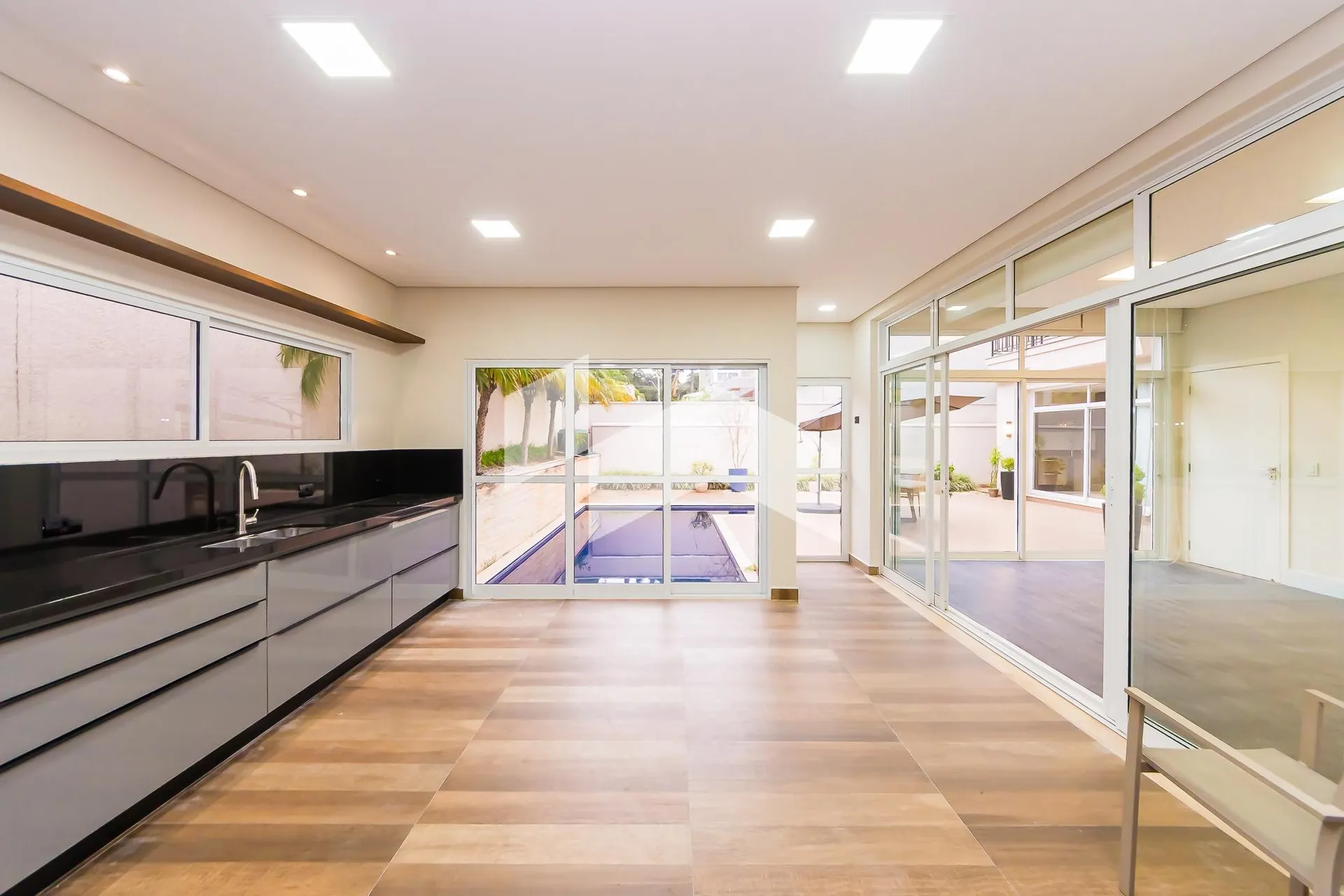 Unfurnished house with 4 en-suite bedrooms and 7 baths — photo 20