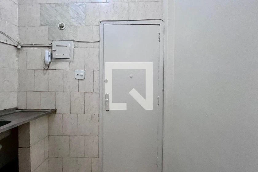 Rental studio with 1 bedroom and 1 bathroom — photo 6