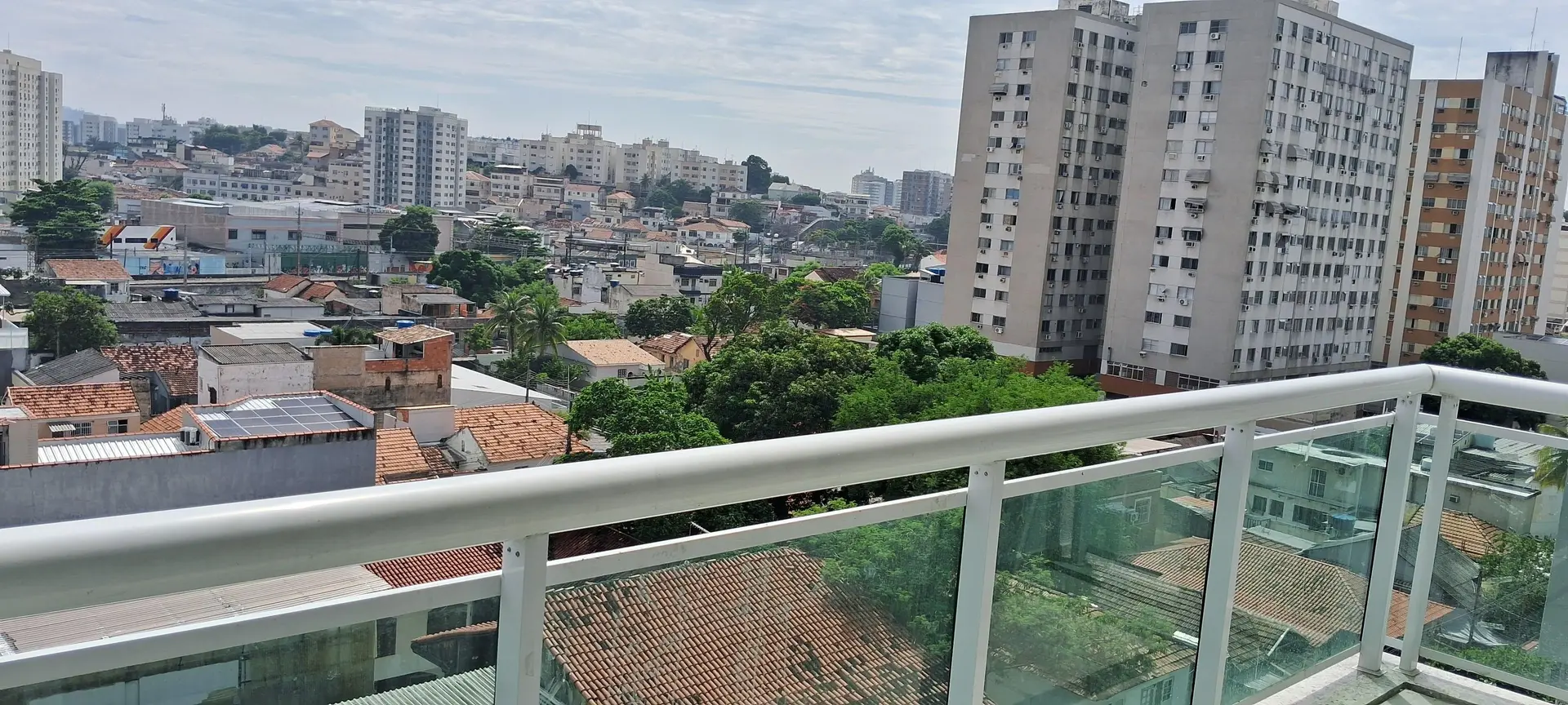 2-bedroom apartment in a building with a gym — photo 11
