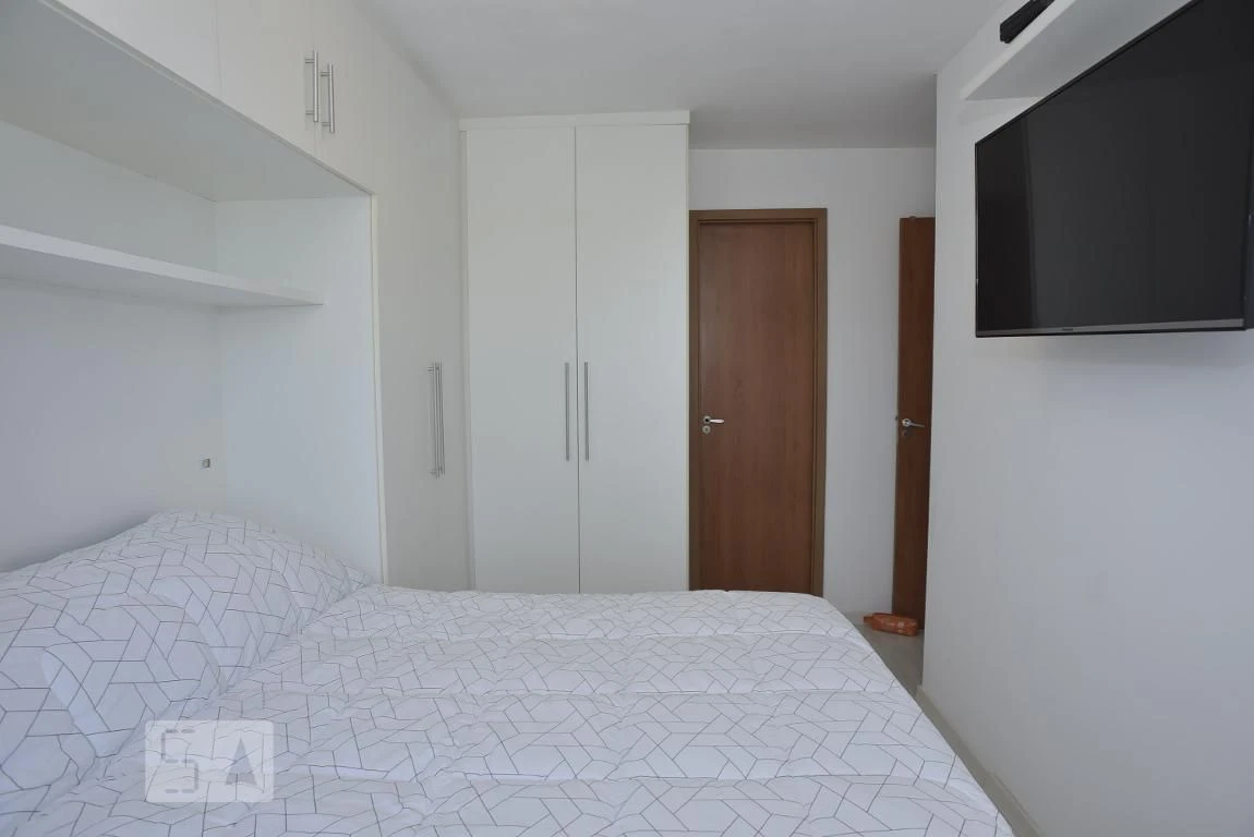 2-bedroom apartment with a mountain view — photo 18