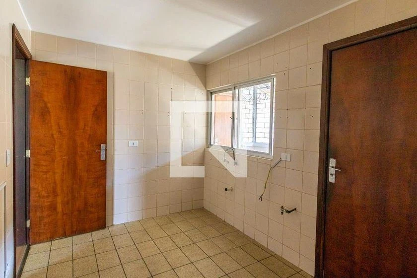 Walk-in closet in a 2-bedroom apartment, 75 m² — photo 30