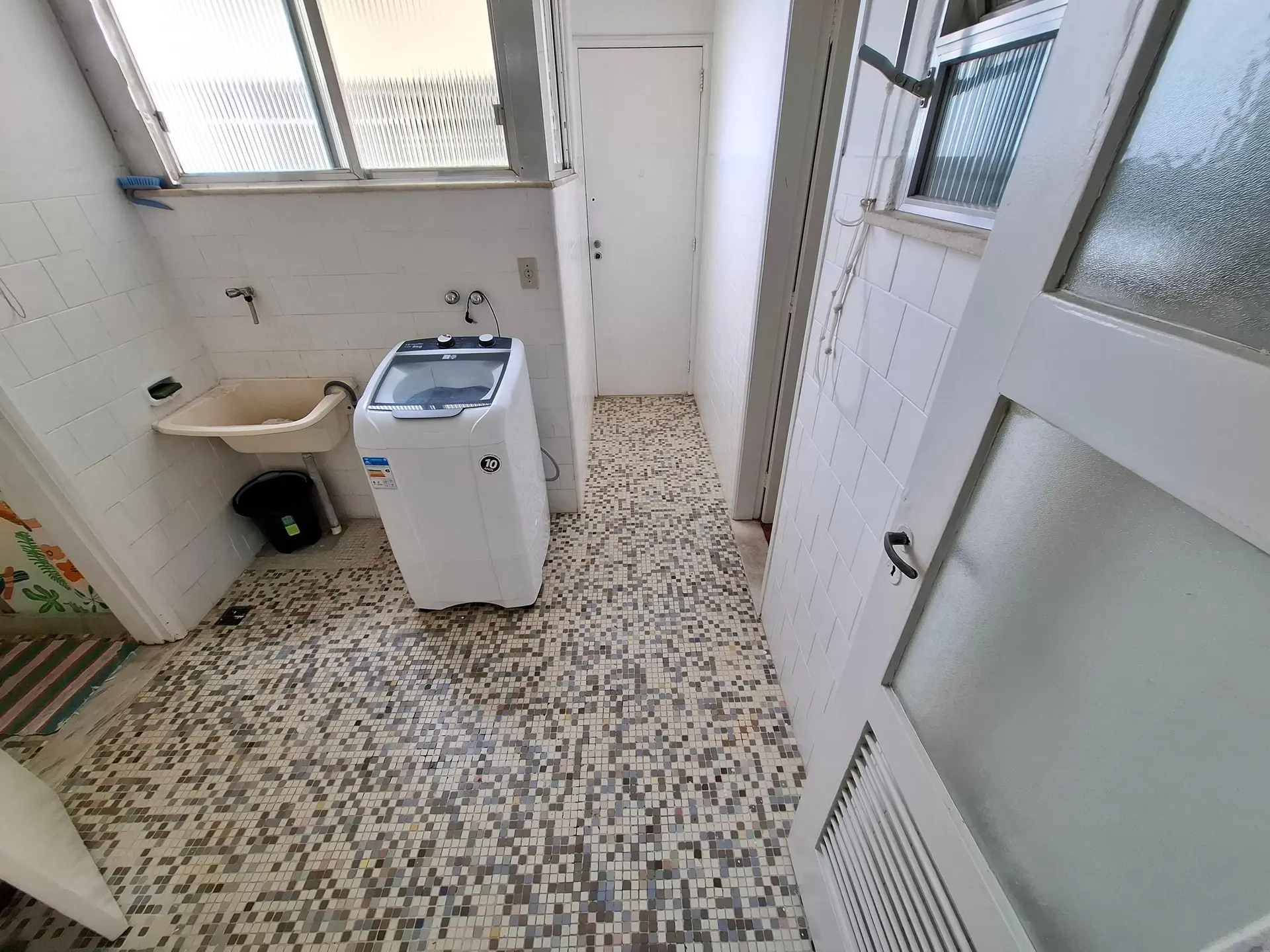 Furnished 4-bedroom apartment with 2 bathrooms — photo 9
