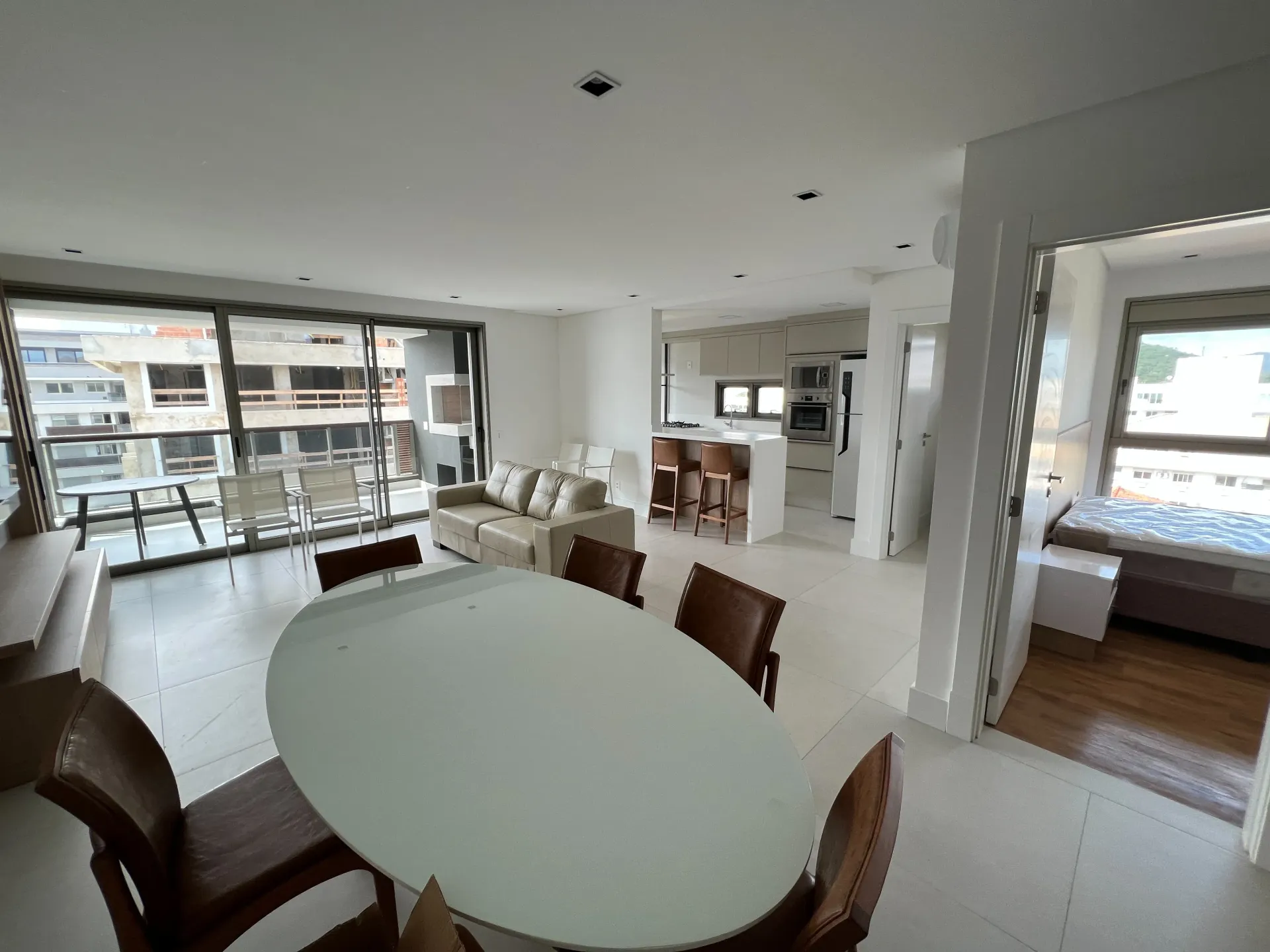 Furnished 150 m² apartment with 3 en-suites and 4 baths