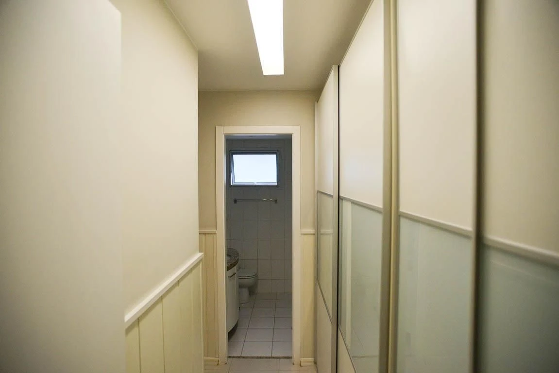 3-bedroom apartment with a glass-enclosed balcony — photo 46