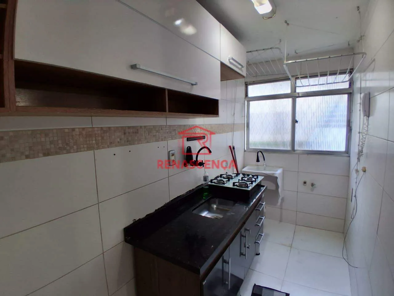 3-bedroom apartment in a building with a pool — photo 3