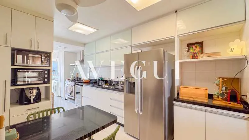 Apartamento mobiliado com 4 quartos e 5 banheiros — photo 16