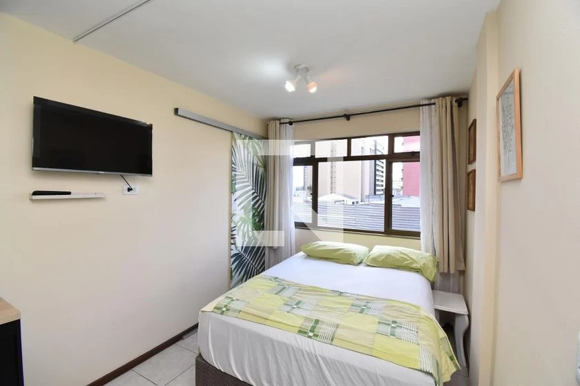 Furnished studio with 1 bedroom and compact cooktop — photo 10