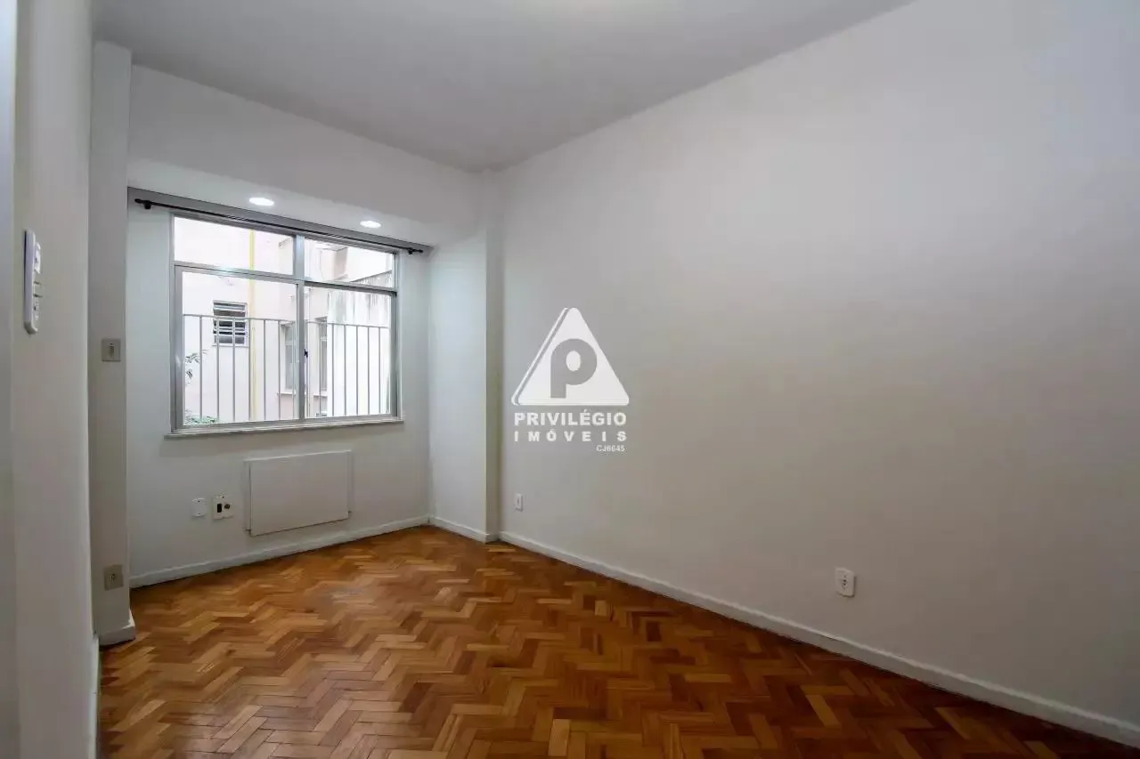 Деревянный пол или ламинат и 2 спальни: квартира 84 м² — photo 15