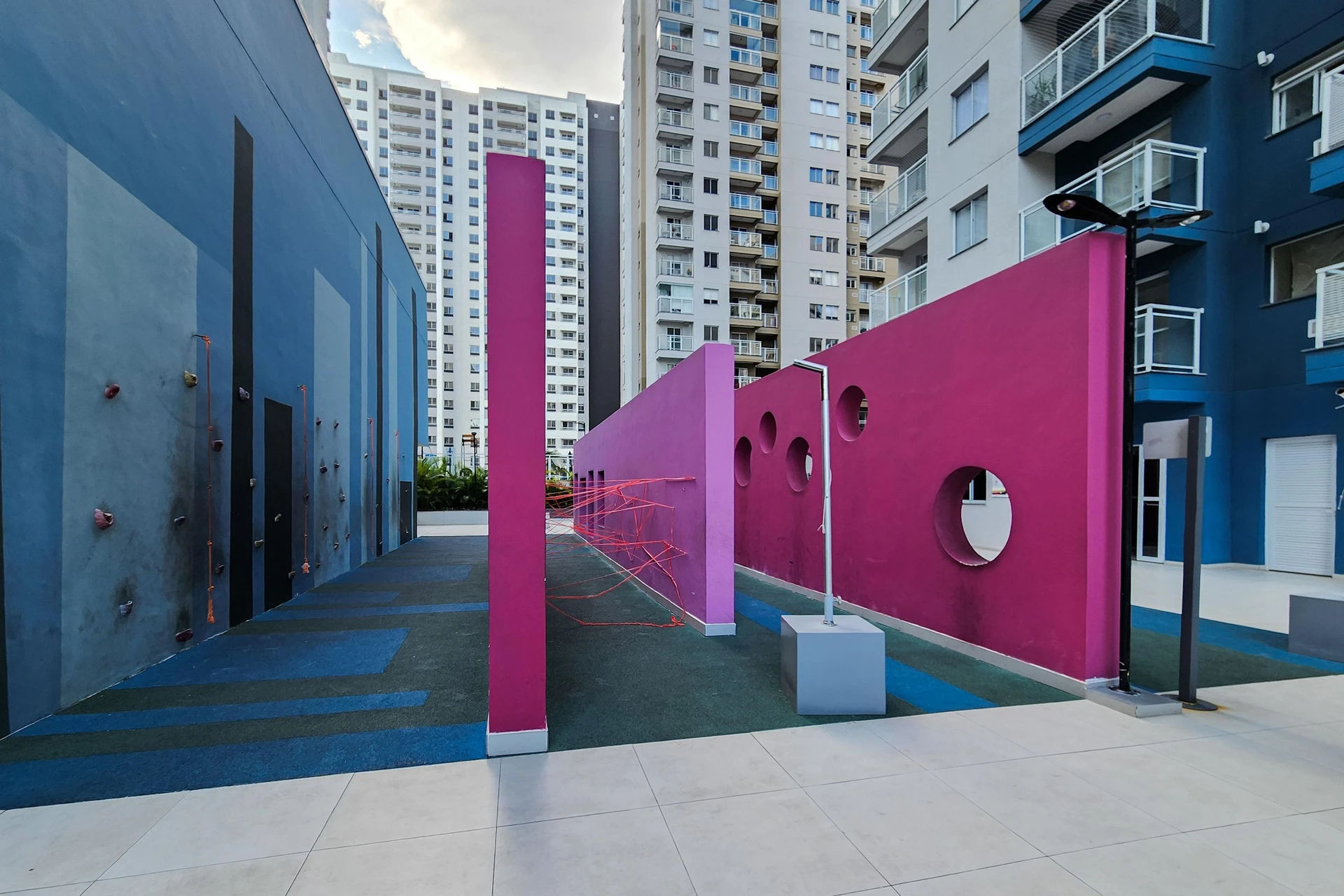 Apartamento mobiliado com cozinha integrada e varanda — photo 42