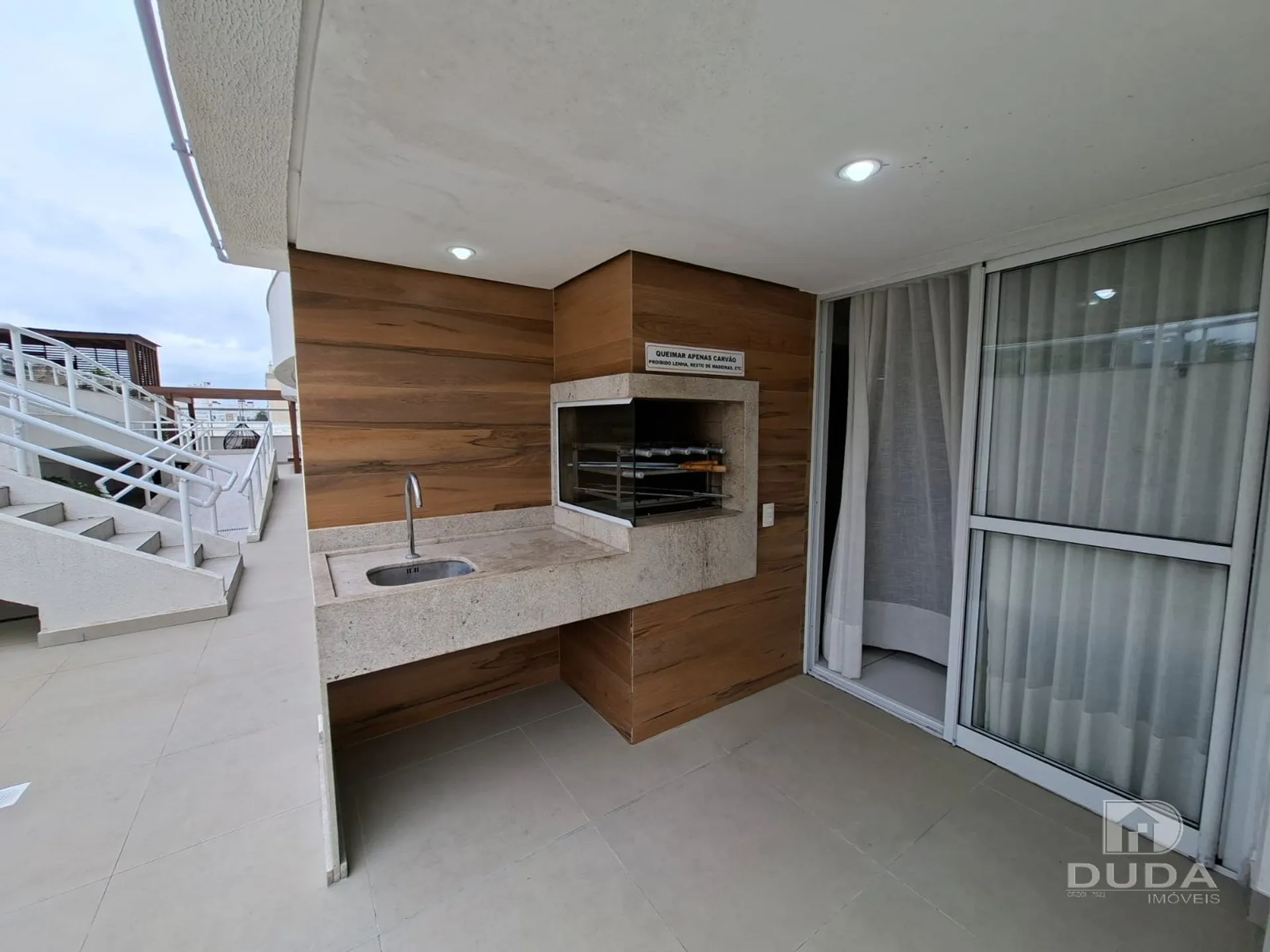 Apartment on the 10th floor with floor-to-ceiling windows — photo 42
