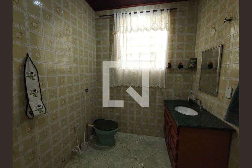 Furnished house with 5 bedrooms and 631 m² — photo 12
