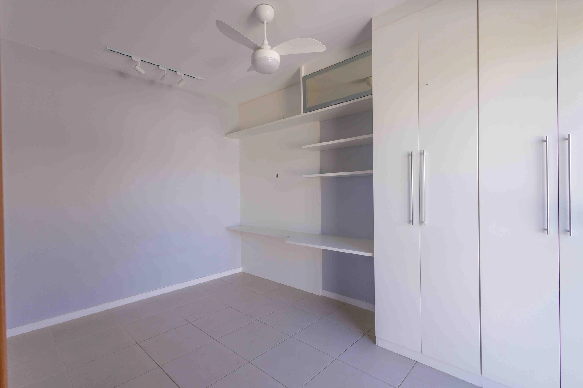 Apartment, 166 m², with a glass-enclosed balcony — photo 25