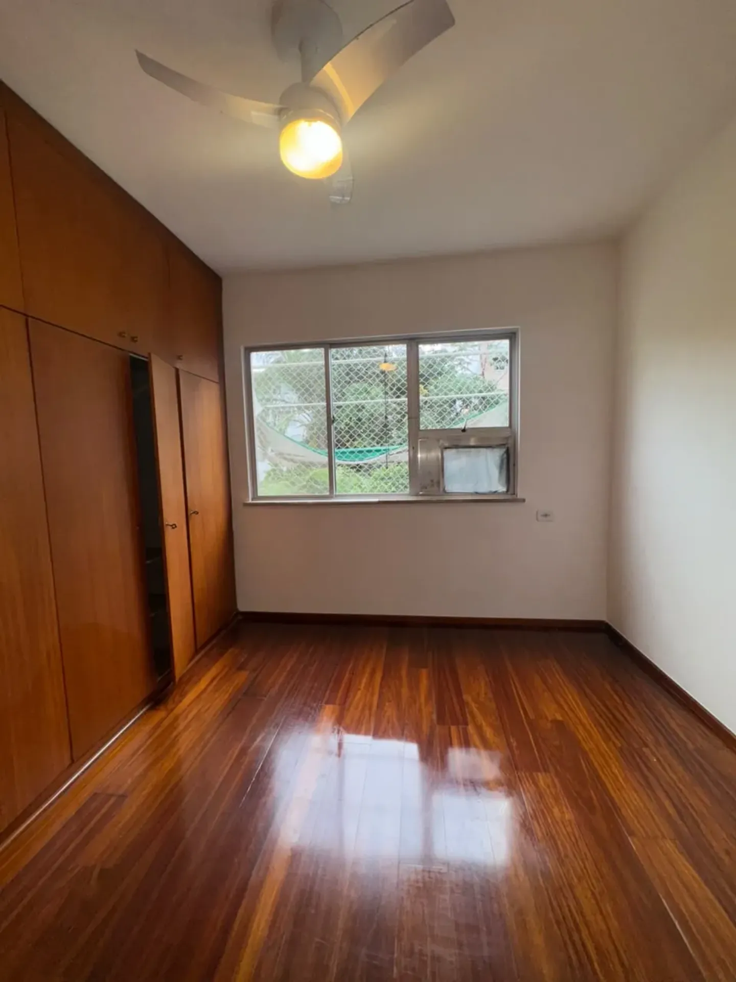 Apartment on the 3rd floor with wood or laminate floors — photo 10