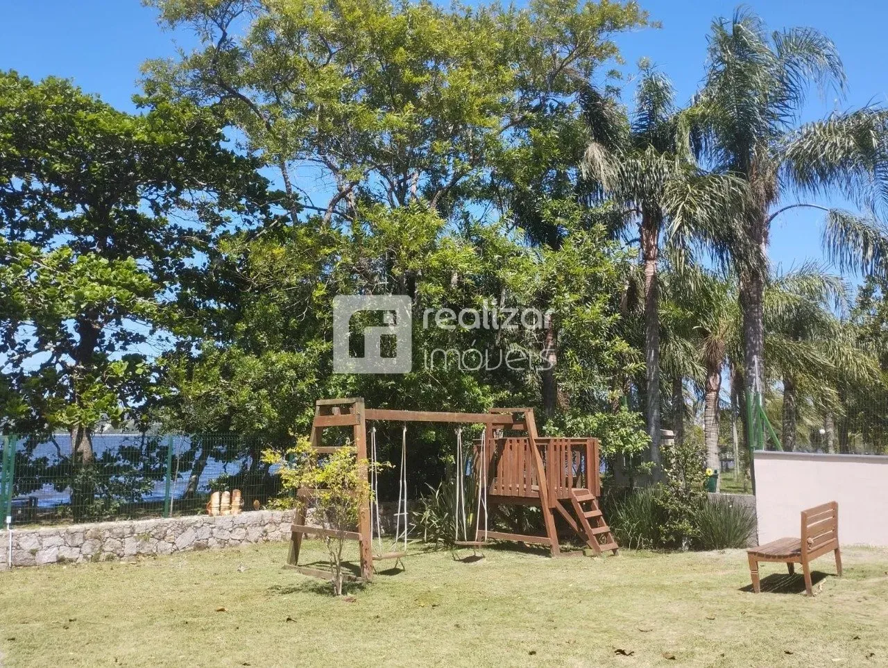 Furnished house with 4 bedrooms and 190 m² plus a garden — photo 26