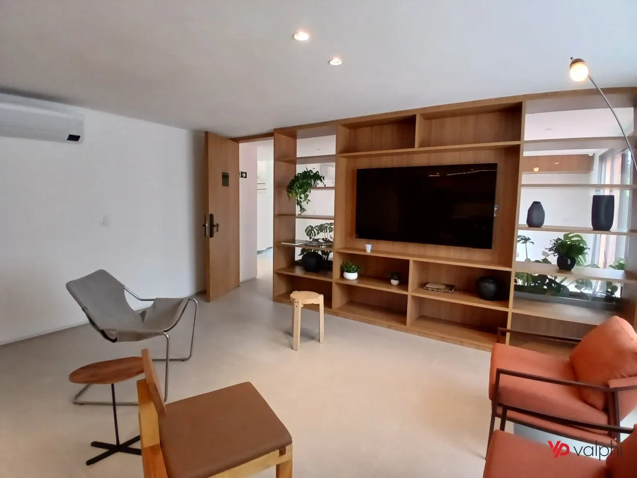 Home office in a one-bedroom apartment, 32 m² — photo 52