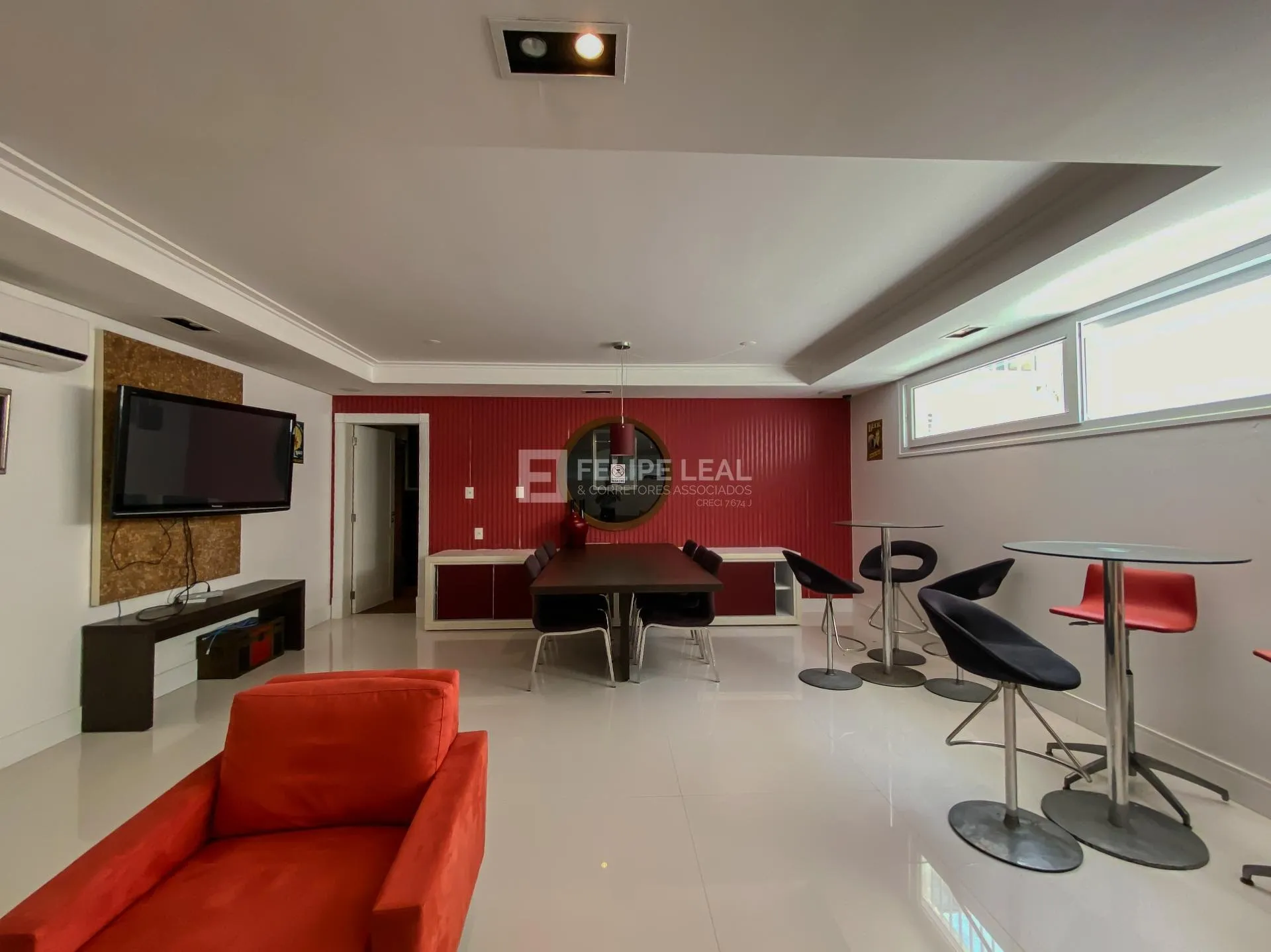 Casa em condomínio com 9 dormitórios e 8 suítes — photo 39