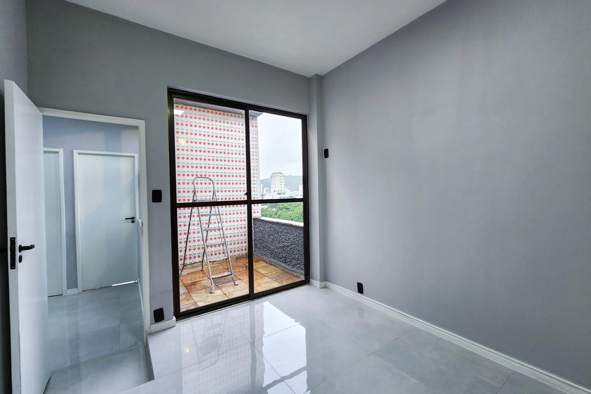 5-bedroom apartment with a mountain view in Rio de Janeiro — photo 48