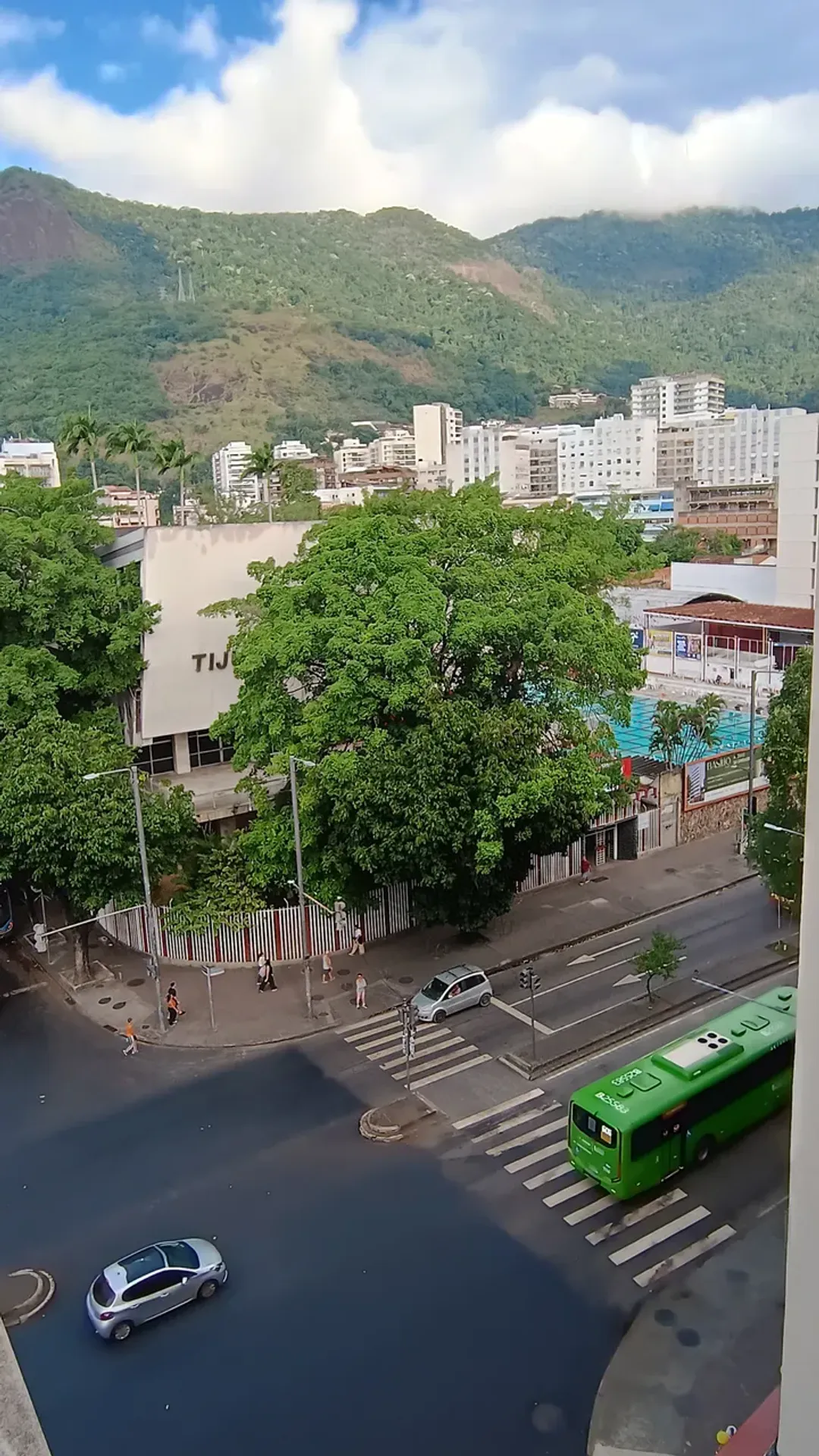 Apartment on the 6th floor with a glass-enclosed balcony — photo 21