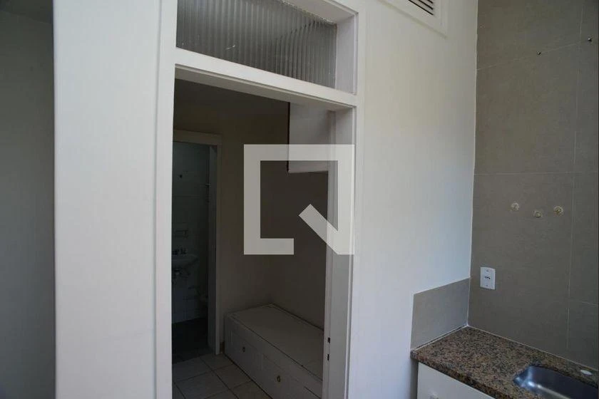 2-bedroom apartment in a building with a gym — photo 25