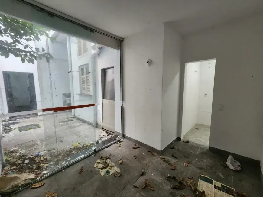 Unfurnished house with 5 bedrooms and 3 bathrooms — photo 15