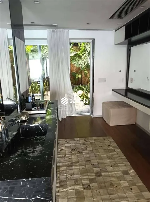 Furnished house with 5 bedrooms and open-plan kitchen — photo 27