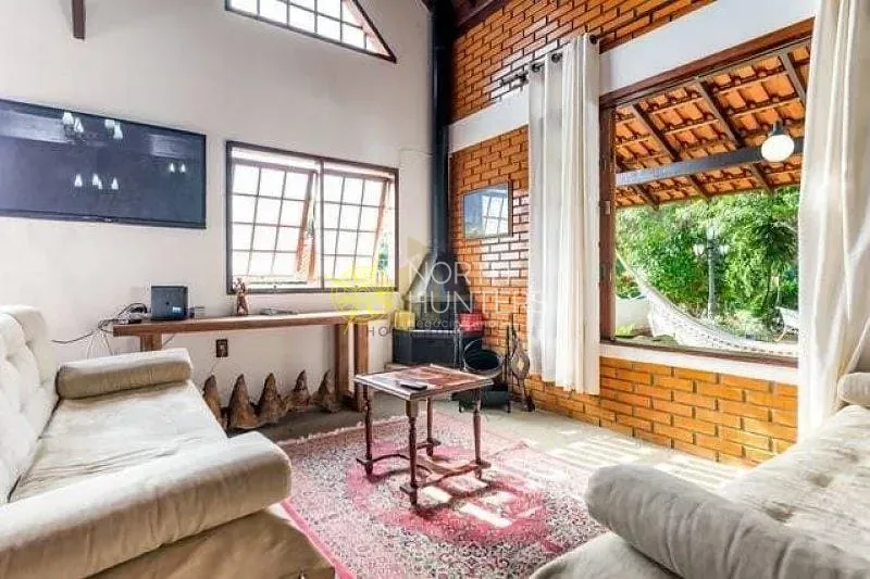 Casa com 4 dormitórios, 2 suítes e churrasqueira na varanda — photo 10