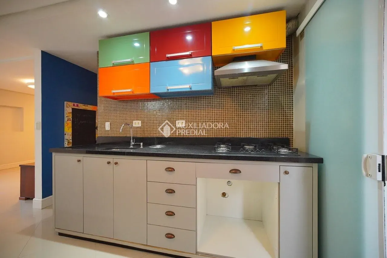 Walk-in closet in a 3-bedroom house, 140 m² — photo 5