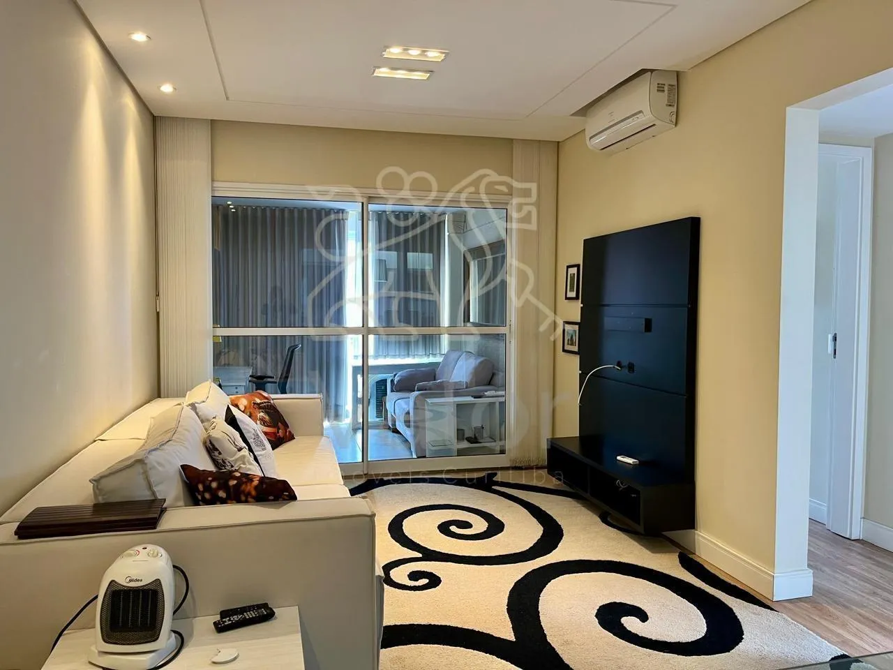 2-bedroom apartment in a building with a heated pool — photo 13