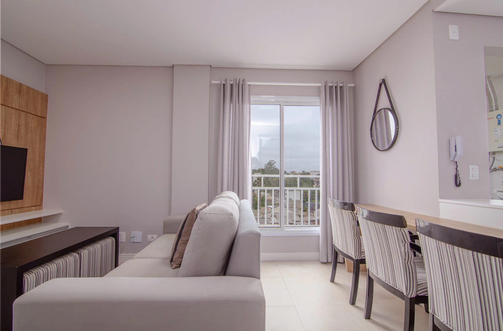 One-bedroom apartment with a washing machine in Curitiba — photo 12