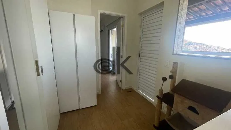 2-bedroom apartment with floor-to-ceiling windows — photo 3