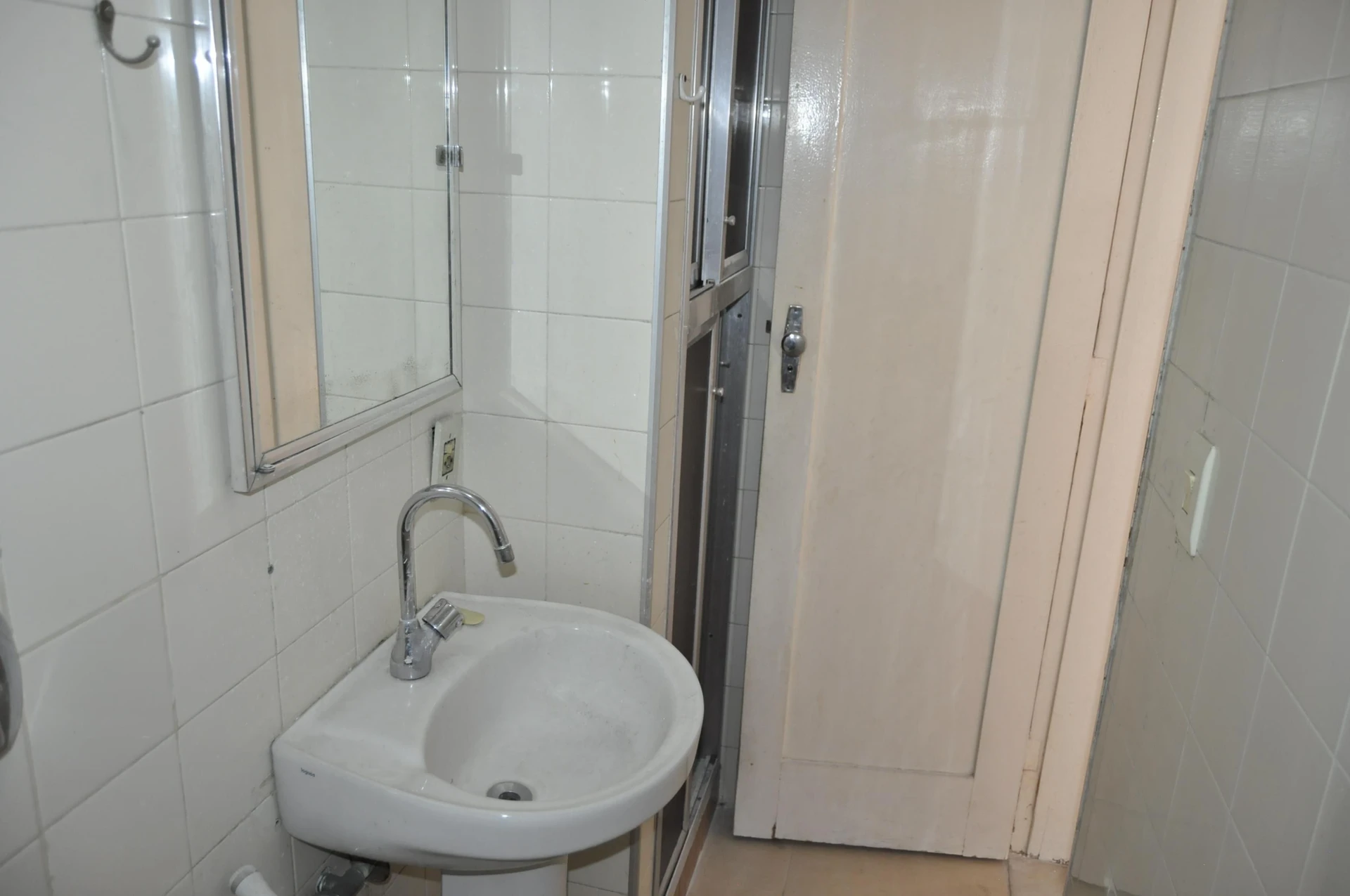 Furnished apartment, 64 m², with wood or laminate floors — photo 20