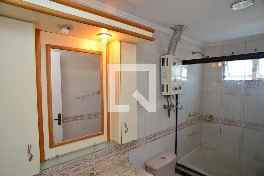 Top-floor rental with 4 bedrooms and 200 m² — photo 42